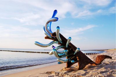 Glasskulptur am Meer